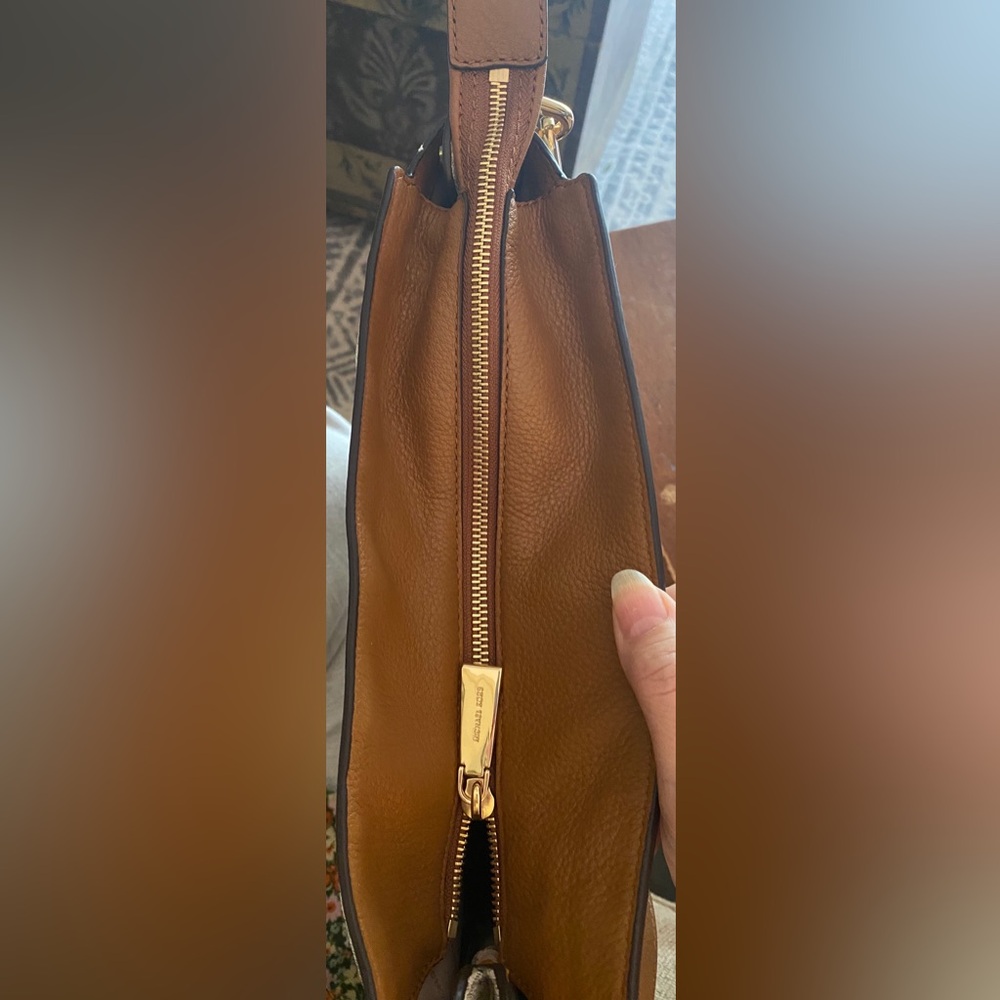 SALE! NWT Michael Kors Hobo Handbag - Picture 11 of 13